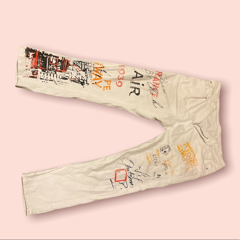 These are white jeans with a fashionable and unique style size 36